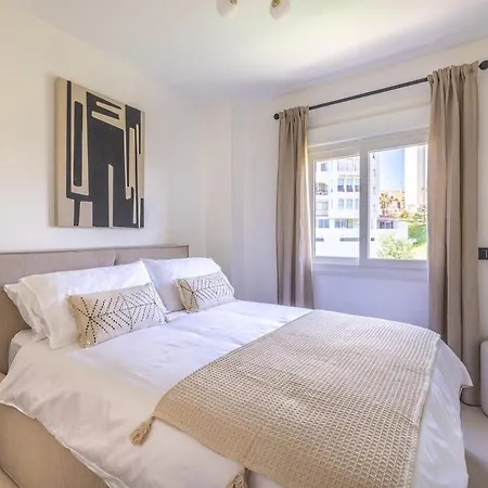 Lägenhet Ar20 Stunning Two-bed With Sea Views